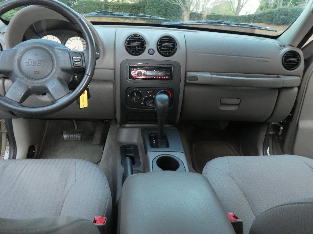 Used 2004 Jeep Liberty Sport w/ PWR Convenience Group image 11