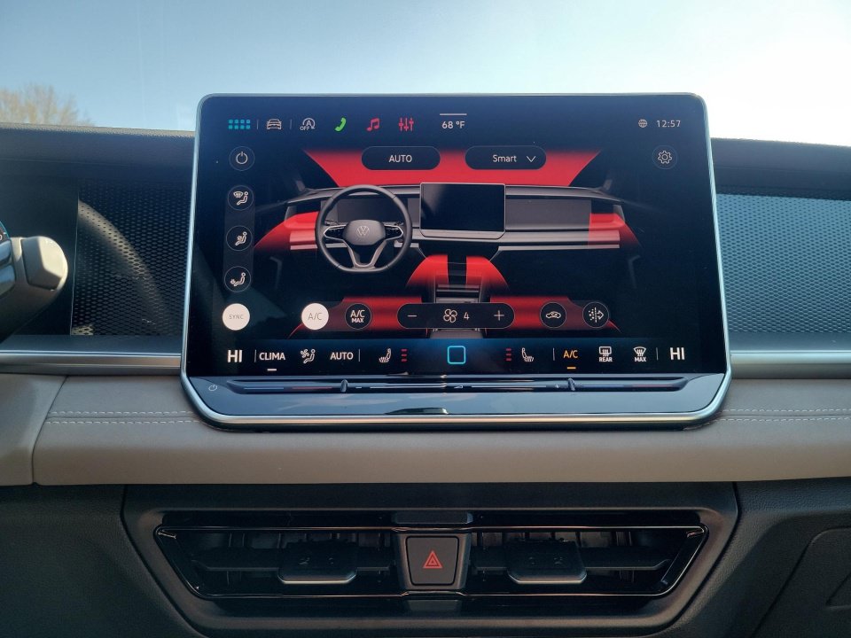 New 2026 Volkswagen Tiguan SE R-Line FWD image 18