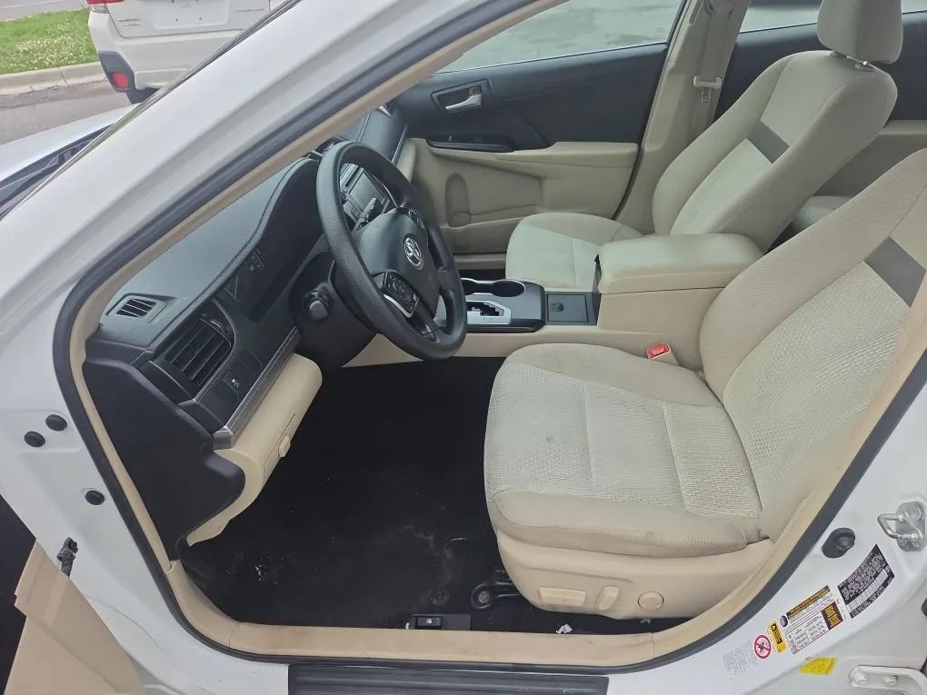 Used 2013 Toyota Camry LE FWD image 16