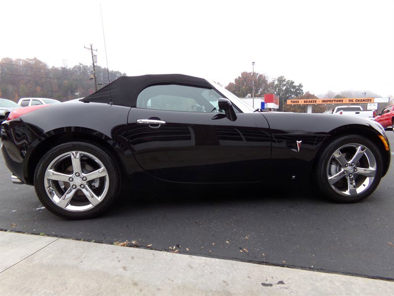Used 2007 Pontiac Solstice Convertible w/ Premium Package image 12