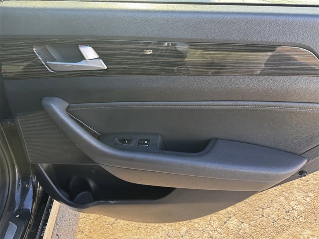 Used 2016 Hyundai Sonata Limited image 15