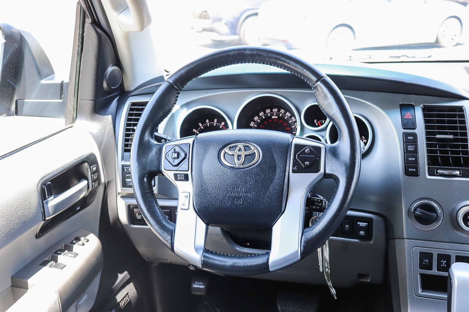 Used 2016 Toyota Sequoia Limited w/ Safety & Convenience Package AWD/4WD image 18