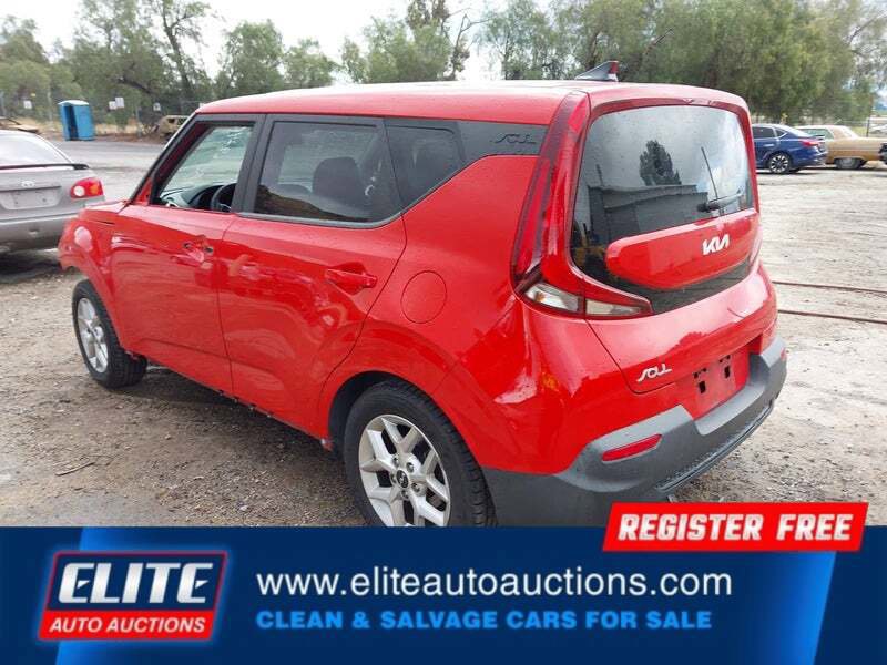 Used 2022 Kia Soul LX w/ Technology Package FWD image 5