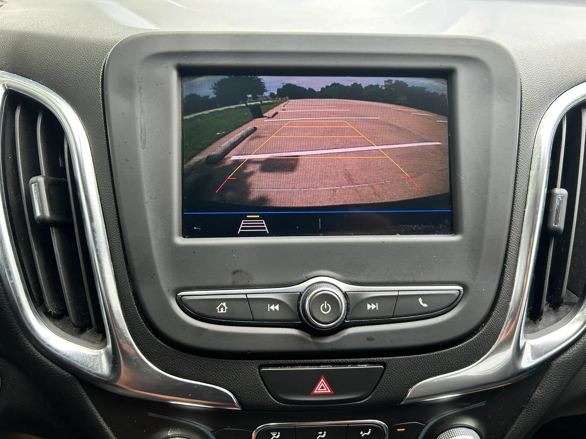 Used 2021 Chevrolet Equinox LT FWD image 23
