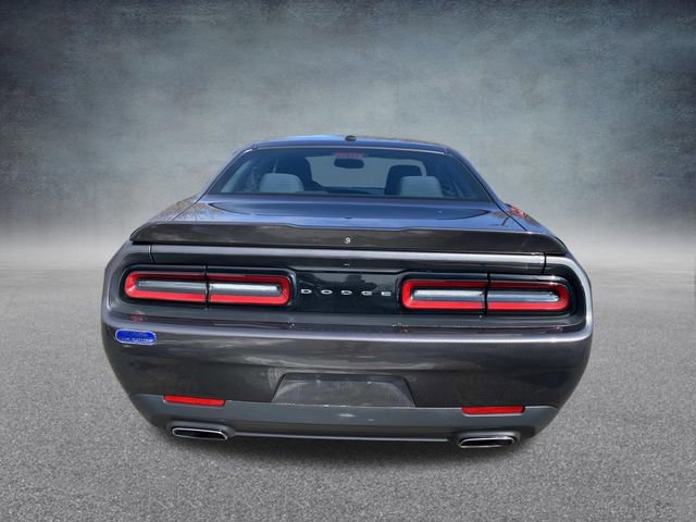 Used 2018 Dodge Challenger SXT image 6