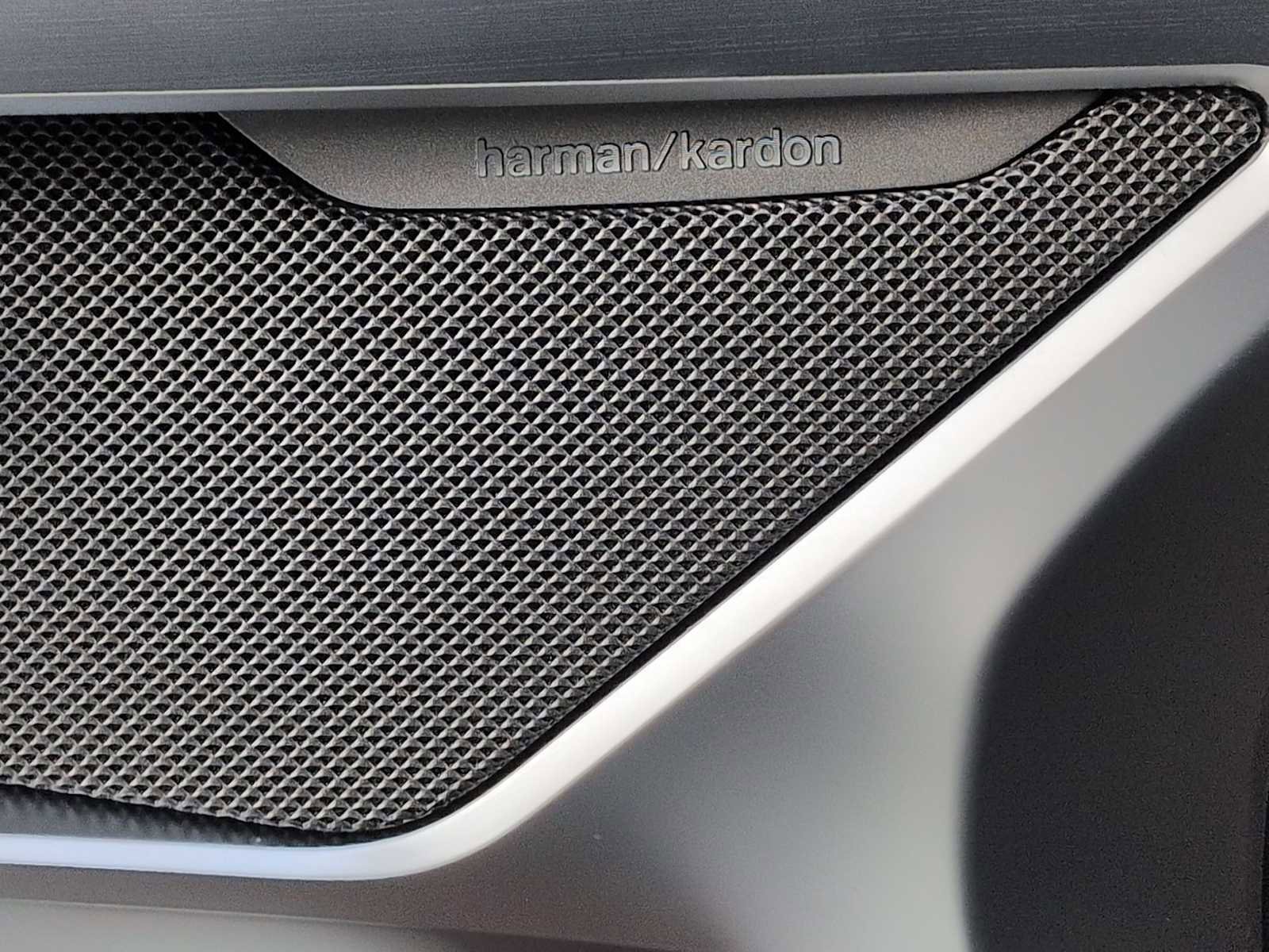 Used 2025 BMW M850i xDrive image 32