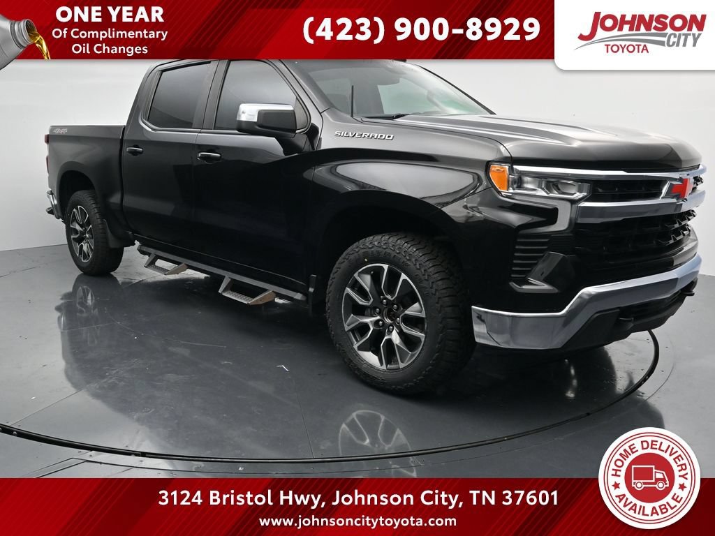 Used 2022 Chevrolet Silverado 1500 LT AWD/4WD image 1