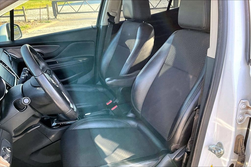 Used 2020 Buick Encore Preferred w/ Safety Package AWD/4WD image 22
