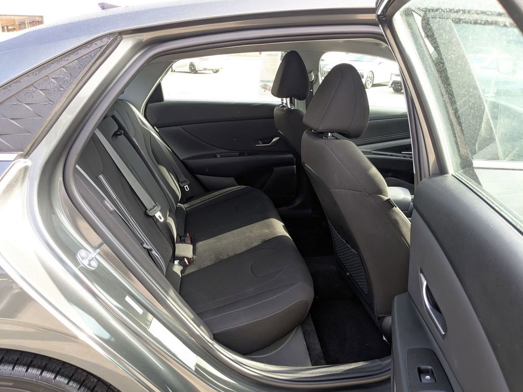 Used 2025 Hyundai Elantra SEL image 26