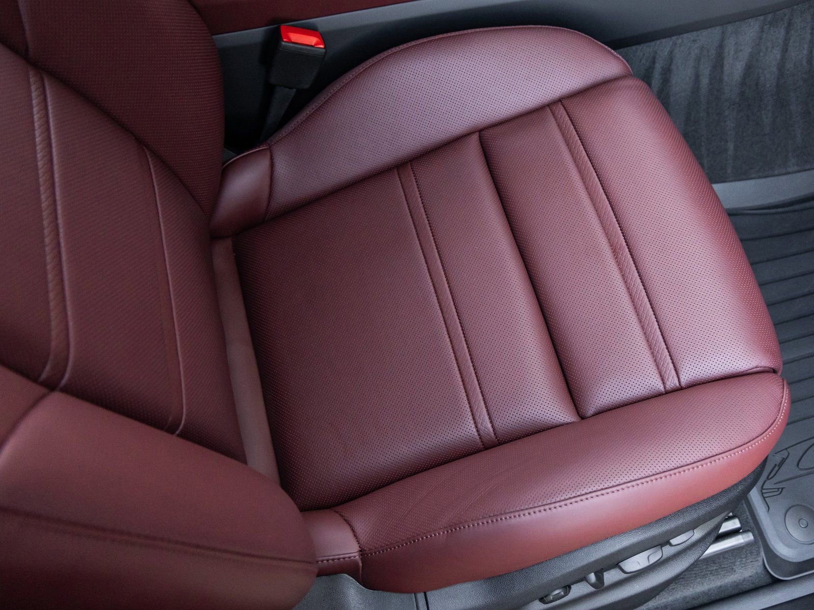 New 2026 Porsche Cayenne GTS image 44