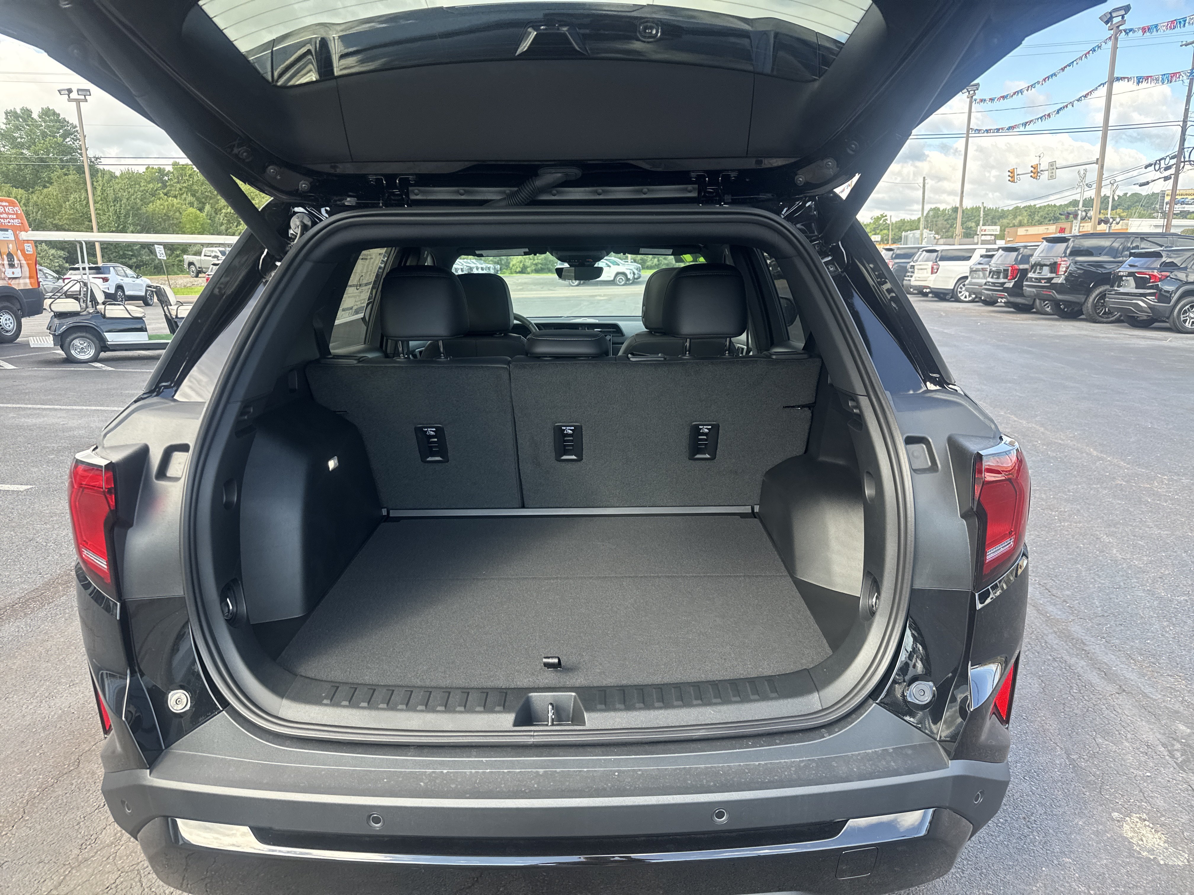 New 2027 GMC Terrain Elevation w/ Elevation Premium Package AWD/4WD image 5