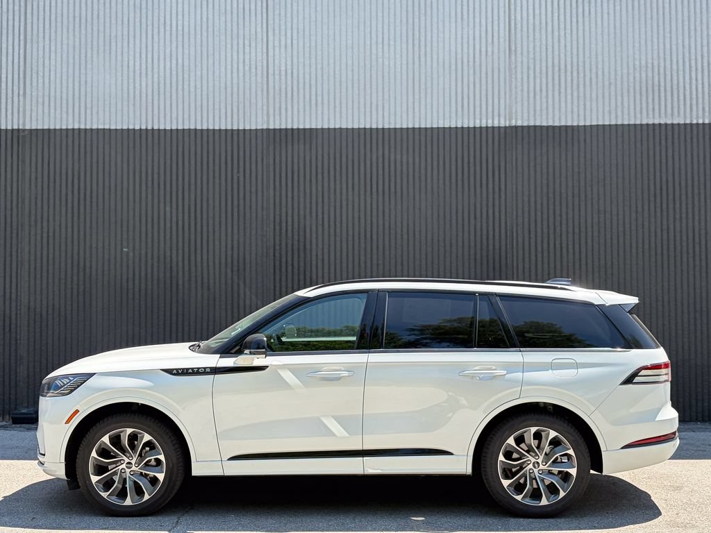 New 2026 Lincoln Aviator AWD image 4