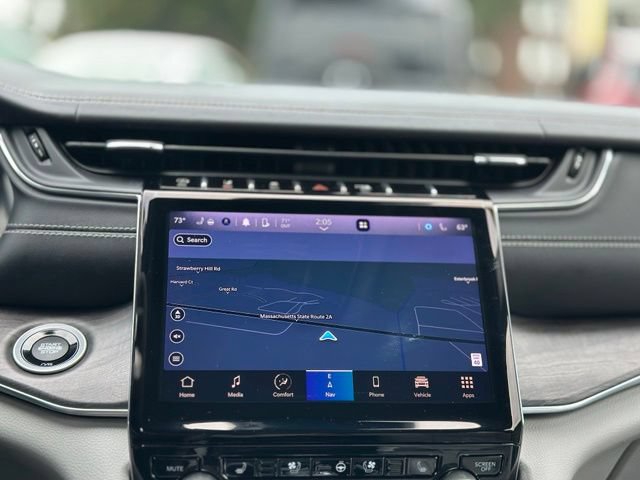 Used 2023 Jeep Grand Cherokee Overland w/ Luxury Tech Group IV AWD/4WD image 15