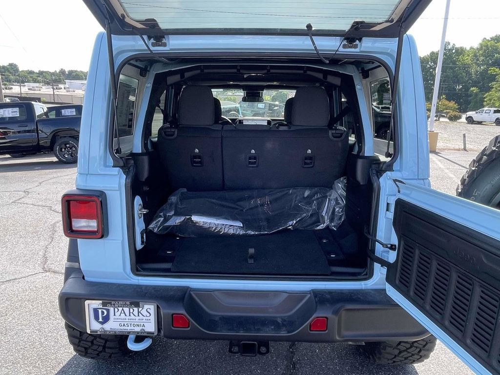 New 2025 Jeep Wrangler Unlimited Sport image 39
