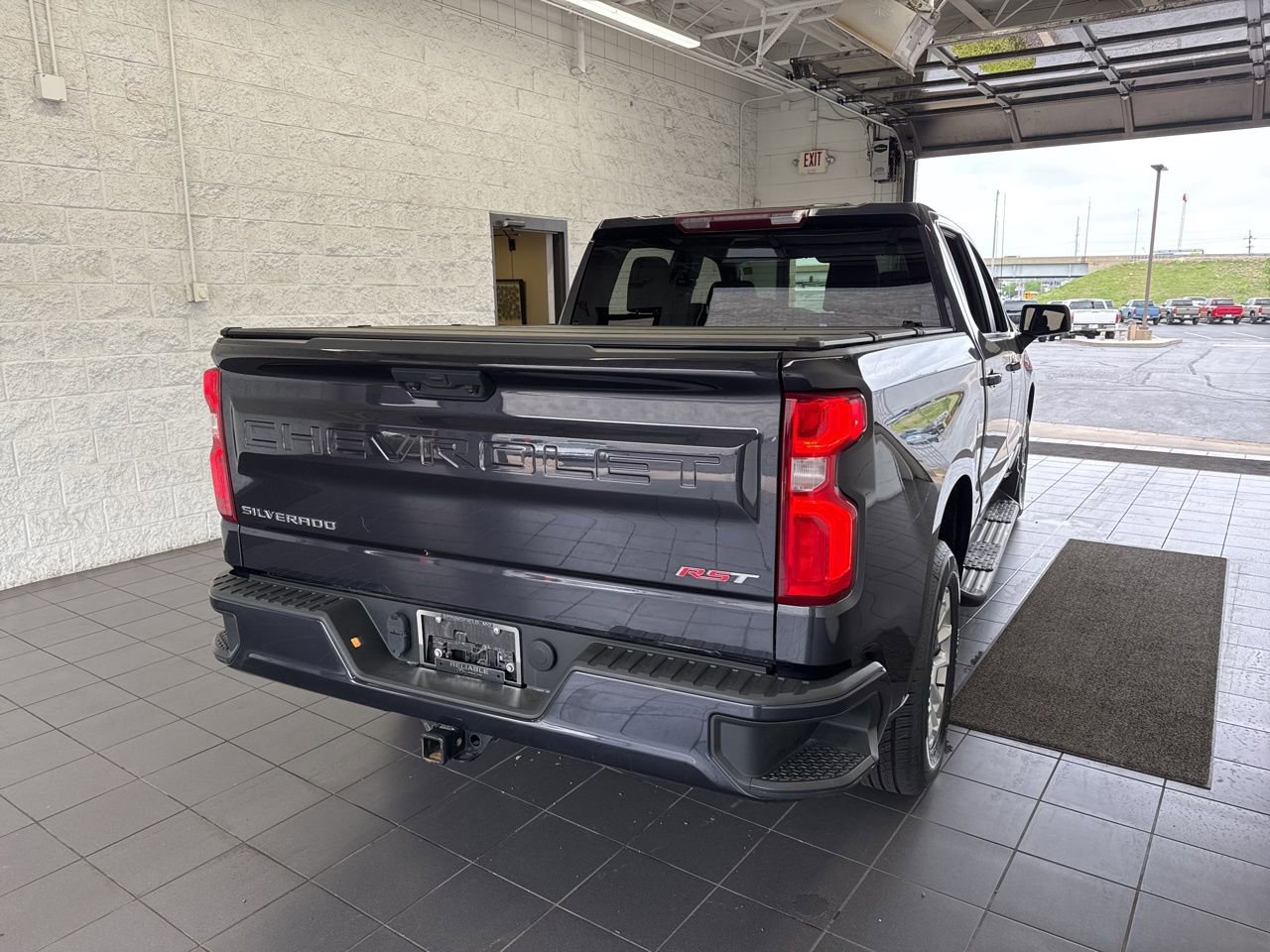 Used 2023 Chevrolet Silverado 1500 RST image 7