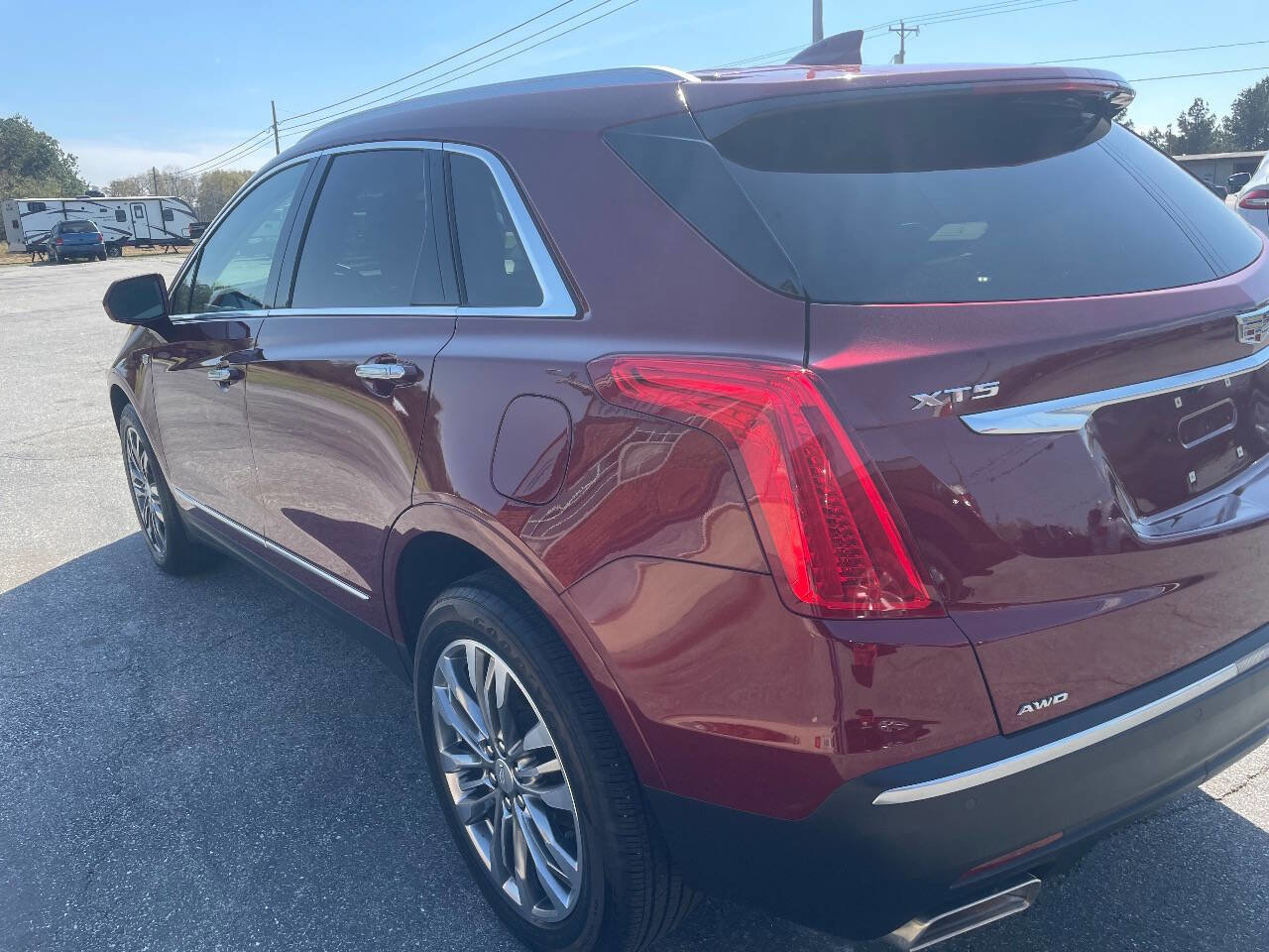 Used 2017 Cadillac XT5 Premium Luxury w/ LPO, Wheel Lock Package image 5
