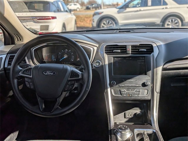 Used 2019 Ford Fusion SE image 28
