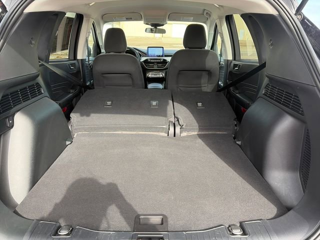 Used 2022 Ford Escape SE w/ Cold Weather Package image 37