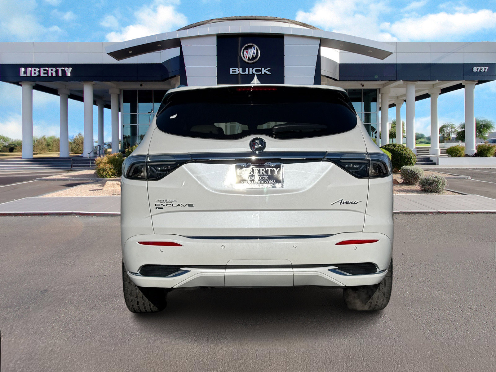 Used 2023 Buick Enclave Avenir w/ Avenir Technology Package image 5