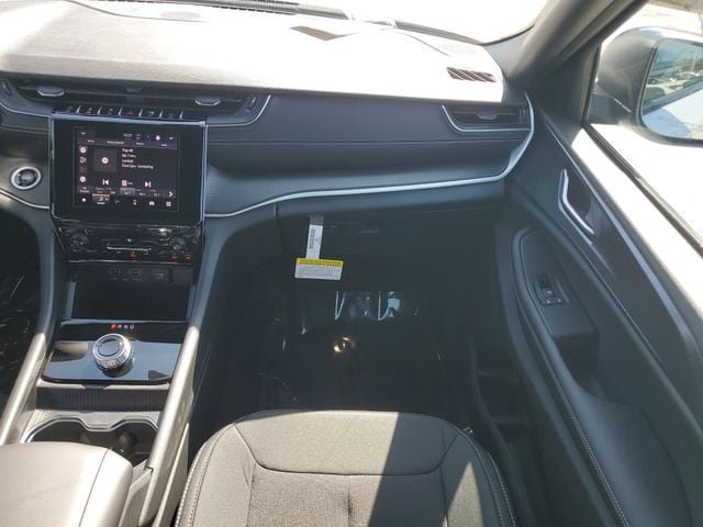 New 2026 Jeep Grand Cherokee Laredo RWD image 19