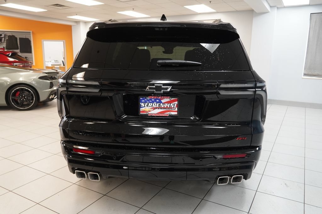New 2026 Chevrolet Traverse RS w/ LPO, Floor Liner Package AWD/4WD image 8