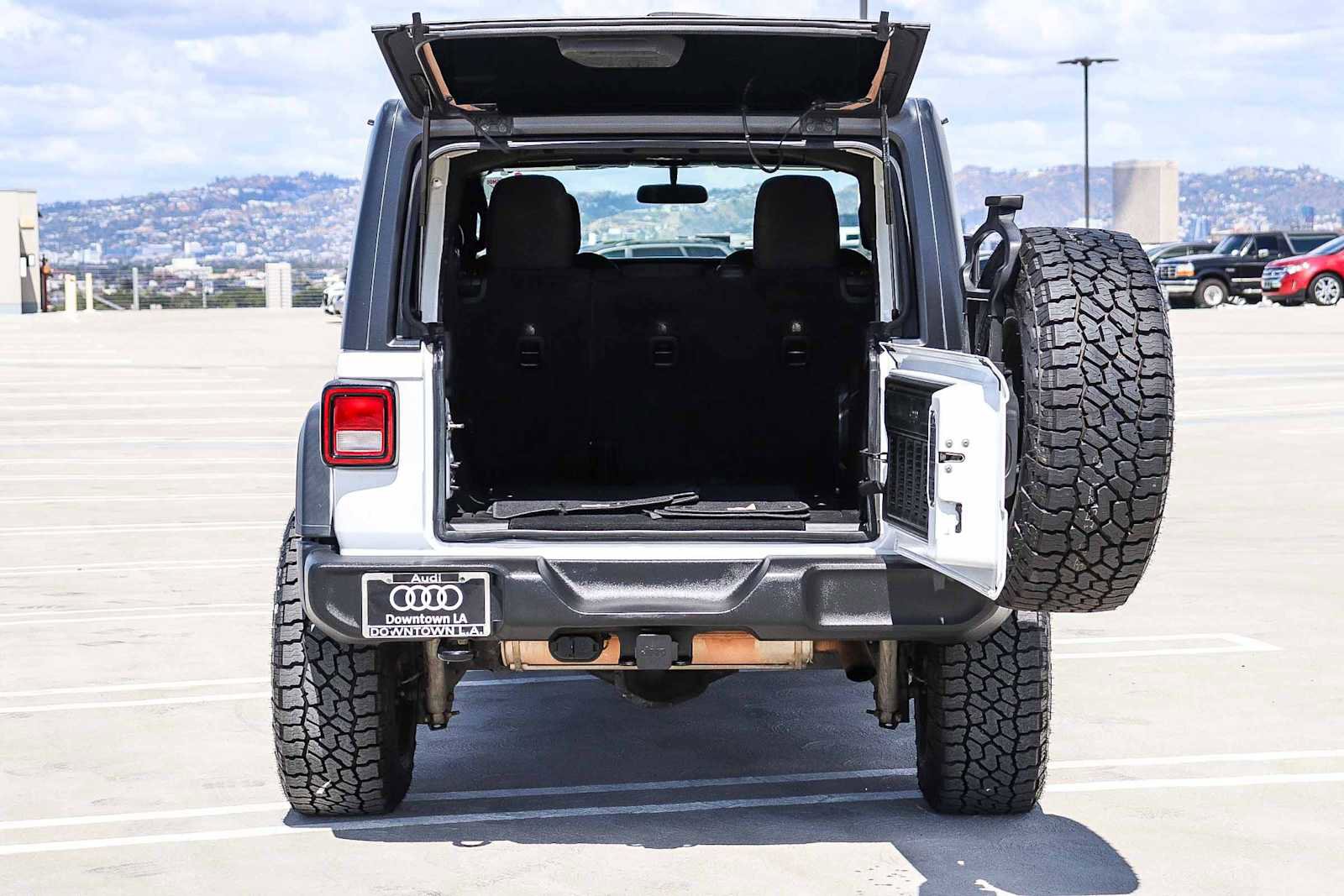 Used 2018 Jeep Wrangler Unlimited Sport S AWD/4WD image 36