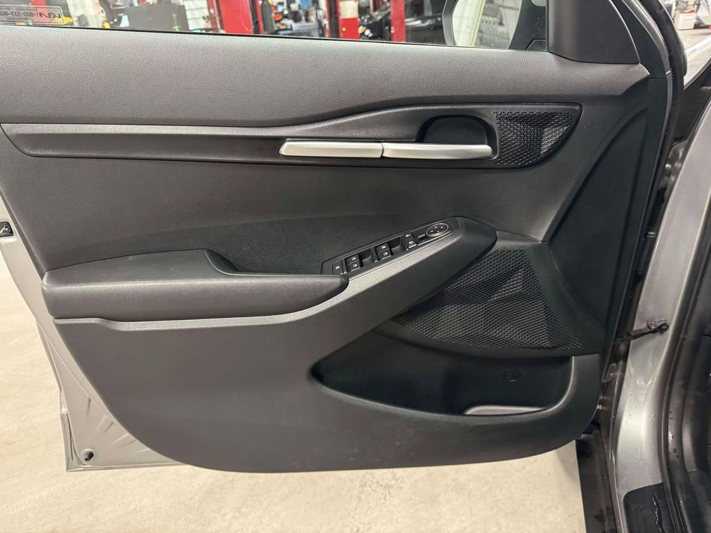 Used 2023 Kia Seltos LX image 14