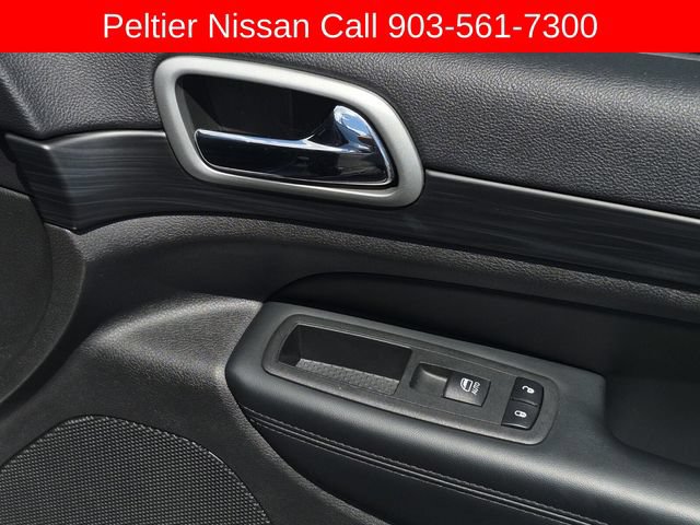 Used 2020 Jeep Grand Cherokee Altitude RWD image 14
