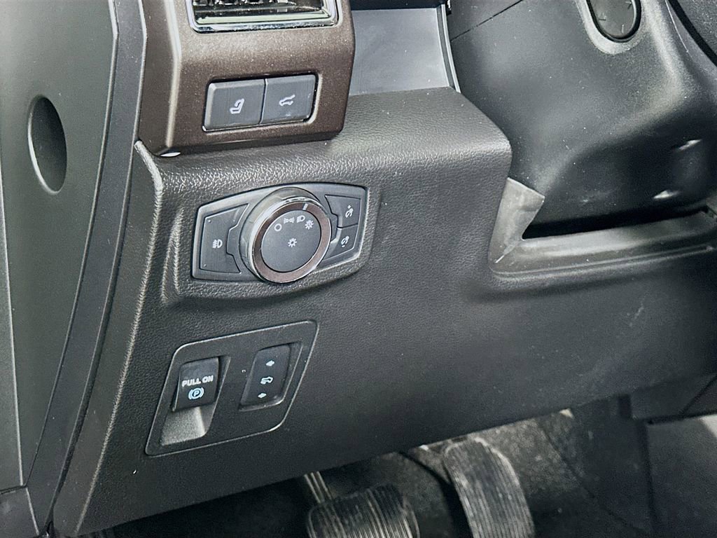 Used 2019 Ford Expedition Max Limited image 10