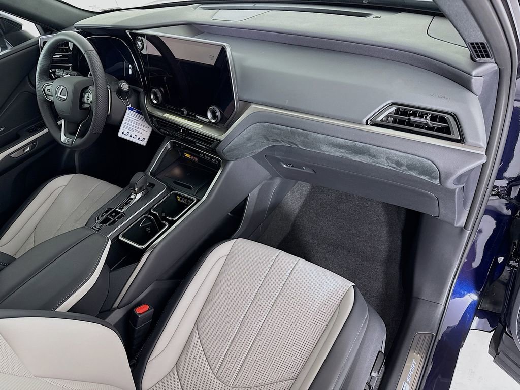 New 2026 Lexus TX 500h AWD image 18