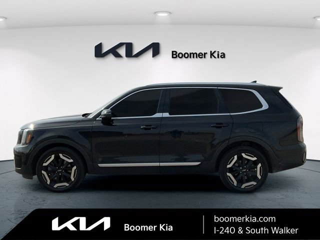 Used 2023 Kia Telluride EX w/ EX Captain's Chair Package image 8