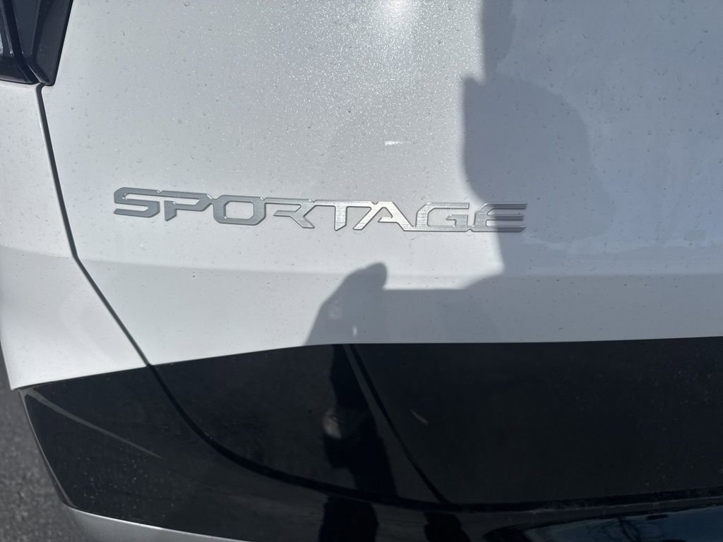 Used 2024 Kia Sportage SX image 7