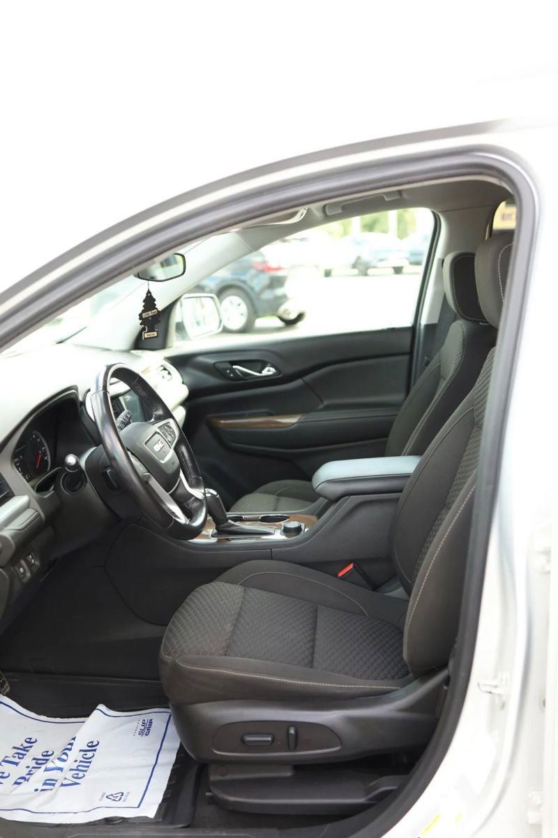 Used 2018 GMC Acadia SLE image 20