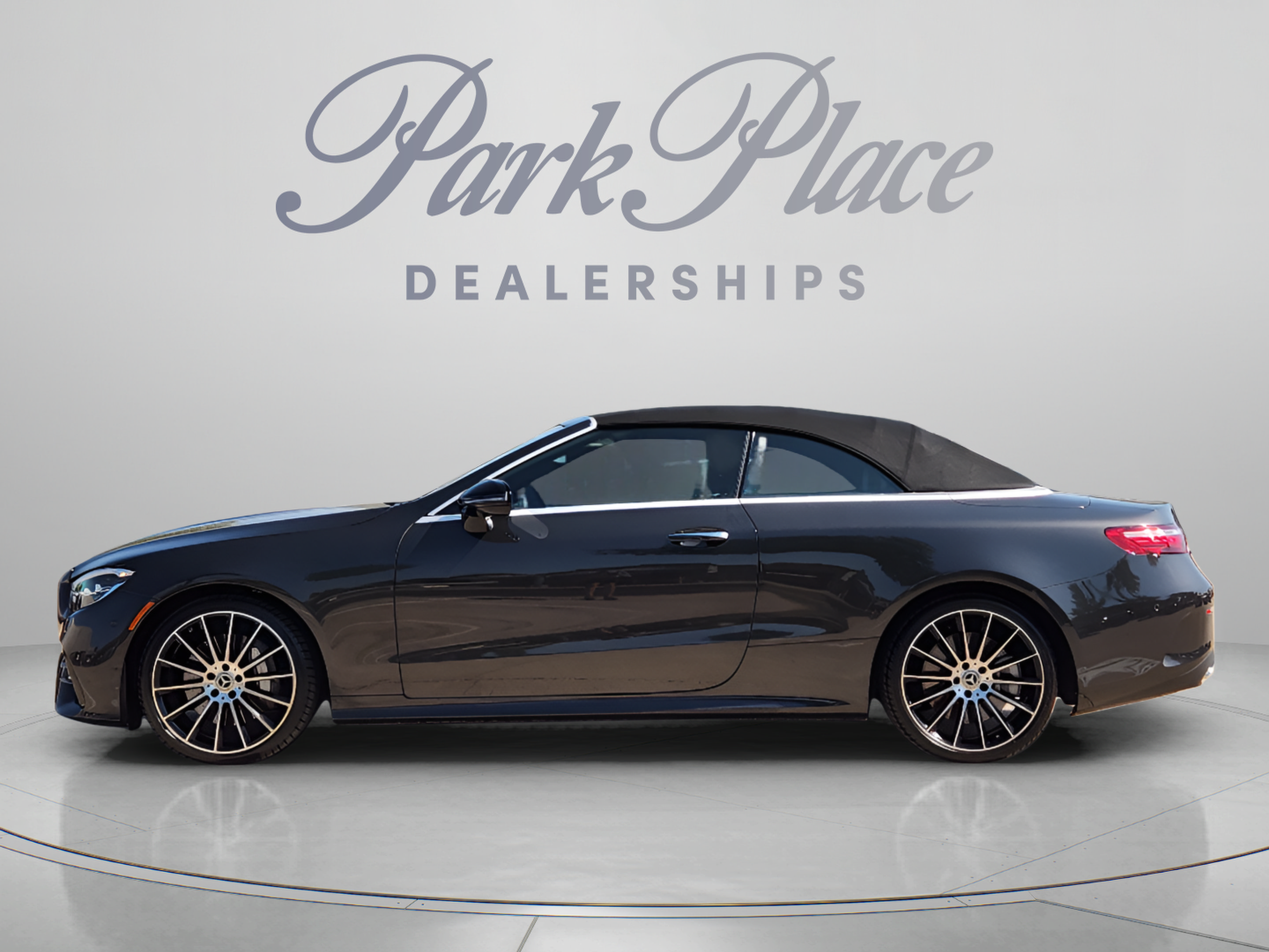 Used 2023 Mercedes-Benz E 450 Cabriolet image 3