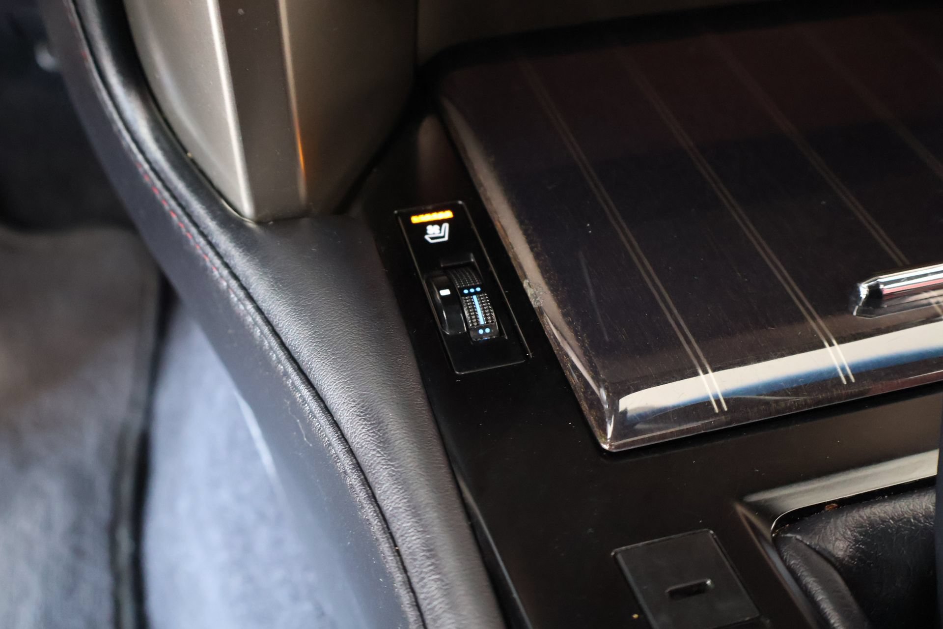 Used 2021 Lexus GX 460 Luxury w/ Accessory Package AWD/4WD image 8