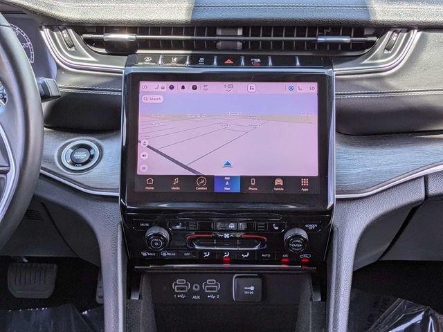 Used 2022 Jeep Grand Cherokee Limited AWD/4WD image 19