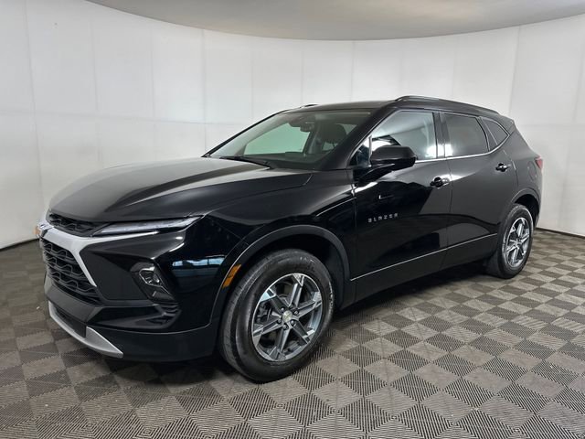 Used 2024 Chevrolet Blazer LT w/ Convenience Package FWD image 7