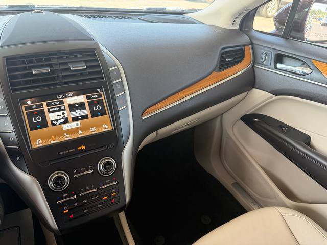 Used 2018 Lincoln MKC Select w/ Select Plus Package FWD image 16