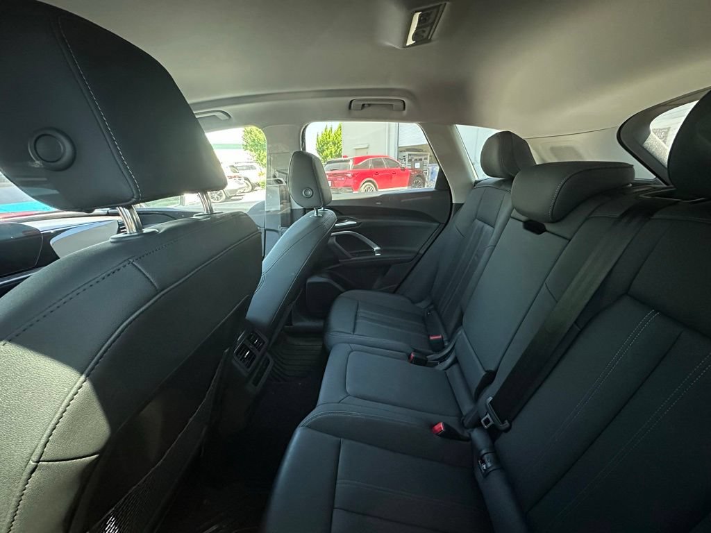 Used 2025 Audi Q5 Premium w/ Convenience Package AWD/4WD image 10