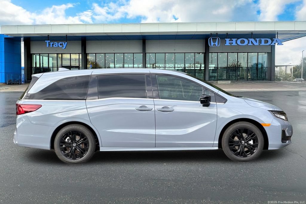Used 2026 Honda Odyssey Sport-L image 4