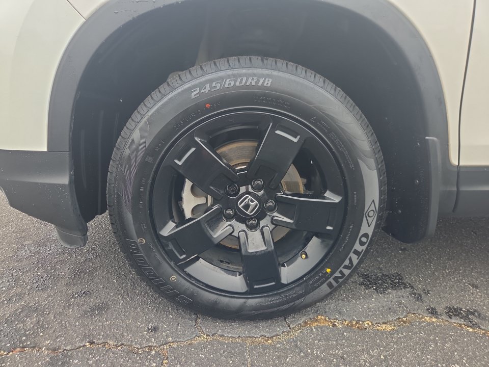 Certified 2024 Honda Ridgeline Black Edition image 27