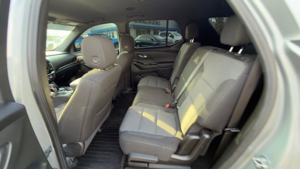 Used 2023 Chevrolet Traverse LT w/ Midnight/Sport Edition image 10