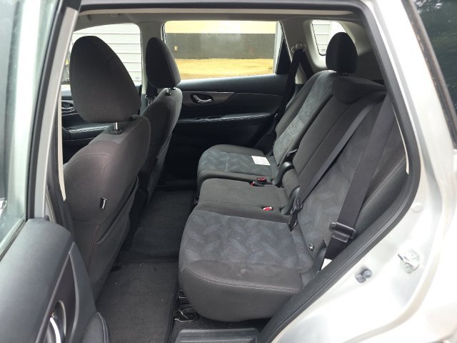 Used 2016 Nissan Rogue S FWD image 26