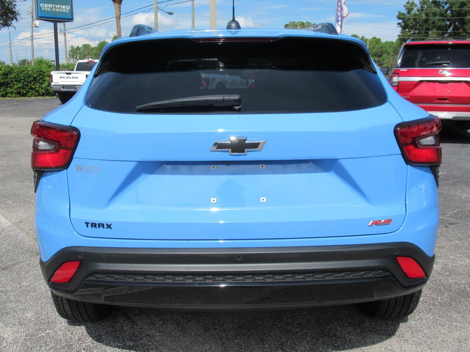 Used 2024 Chevrolet Trax RS w/ Sunroof Package FWD image 8