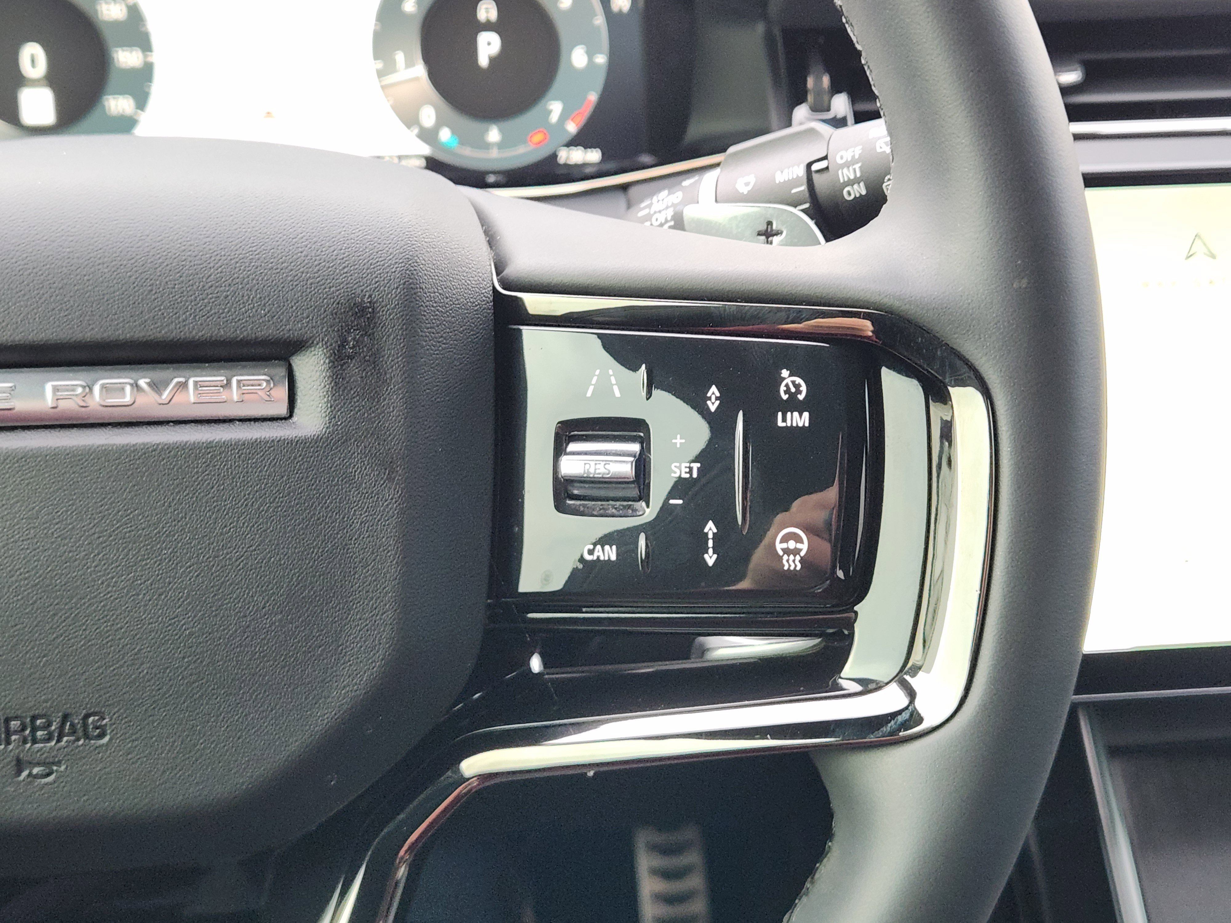 Certified 2024 Land Rover Range Rover Evoque Dynamic SE AWD/4WD image 30