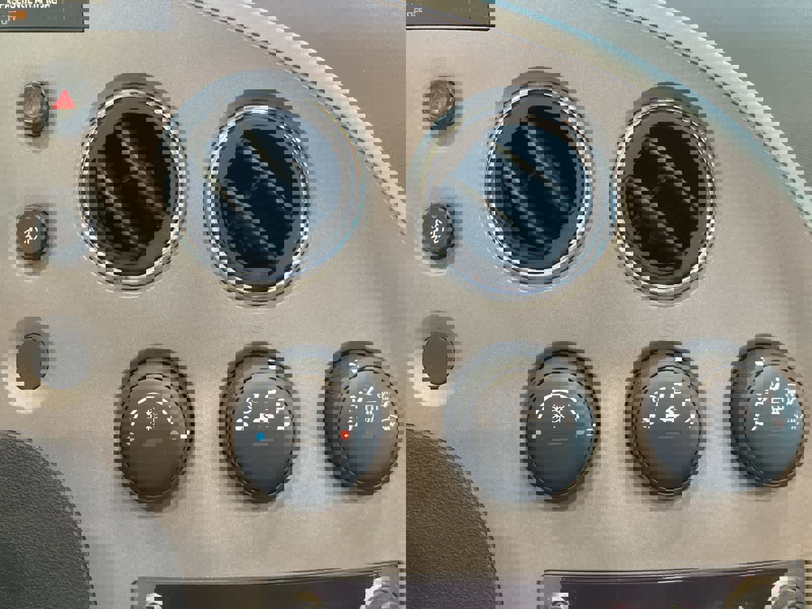 Used 2007 Pontiac Solstice Convertible w/ Premium Package image 15