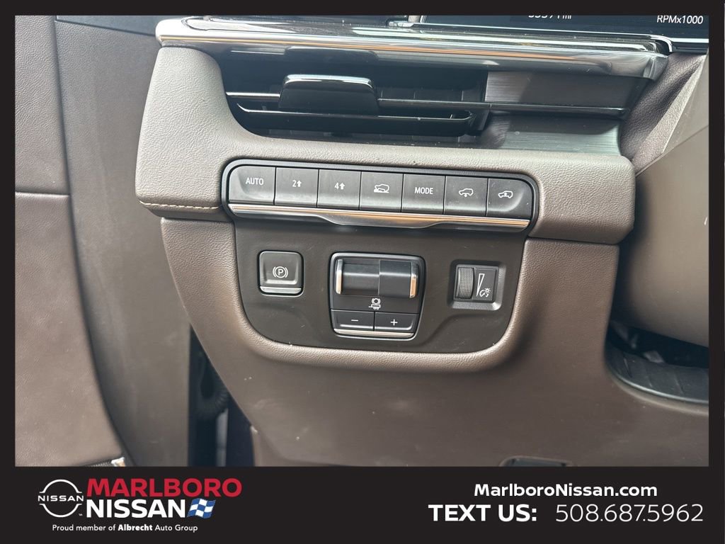 Used 2022 Cadillac Escalade Premium Luxury w/ Performance Package image 31