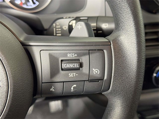 Used 2025 Nissan Pathfinder S image 23