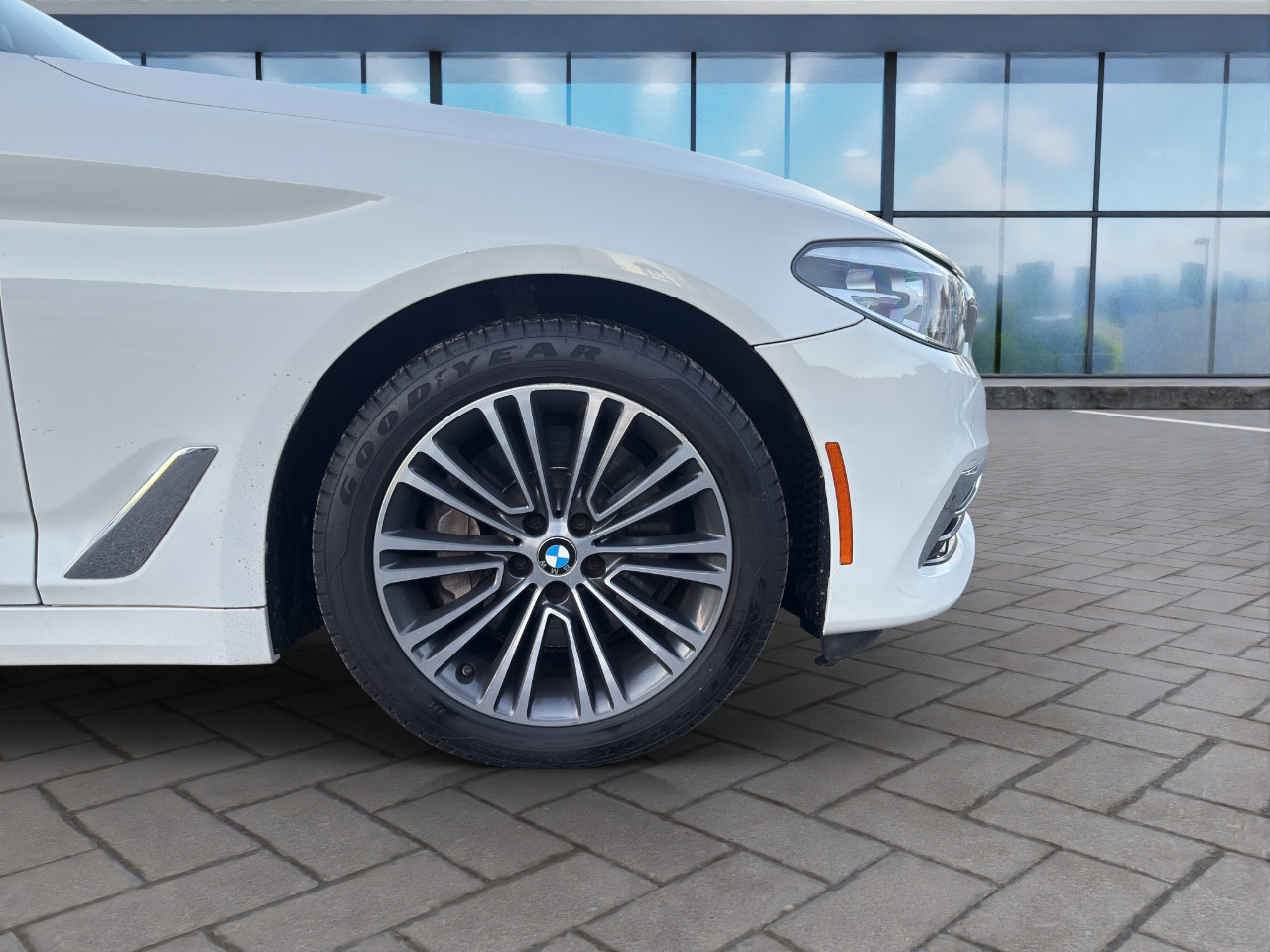 Used 2018 BMW 540i xDrive w/ Premium Package image 24