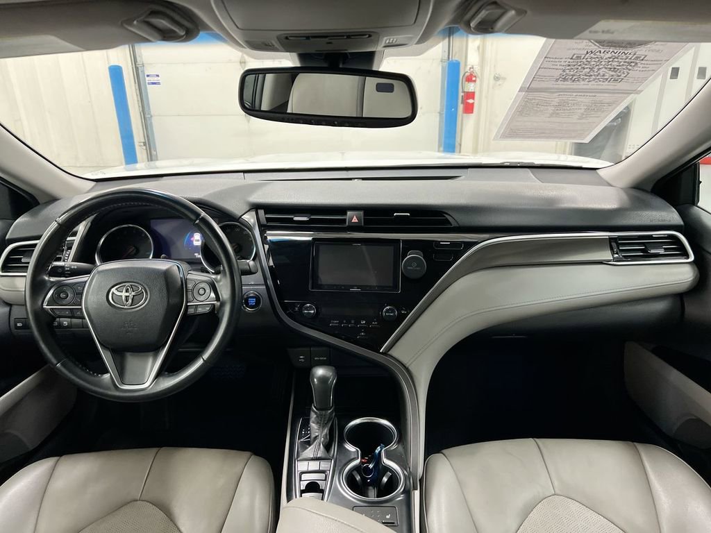 Used 2018 Toyota Camry XSE FWD image 10